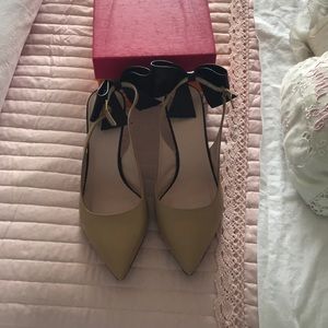 Slingback pumps